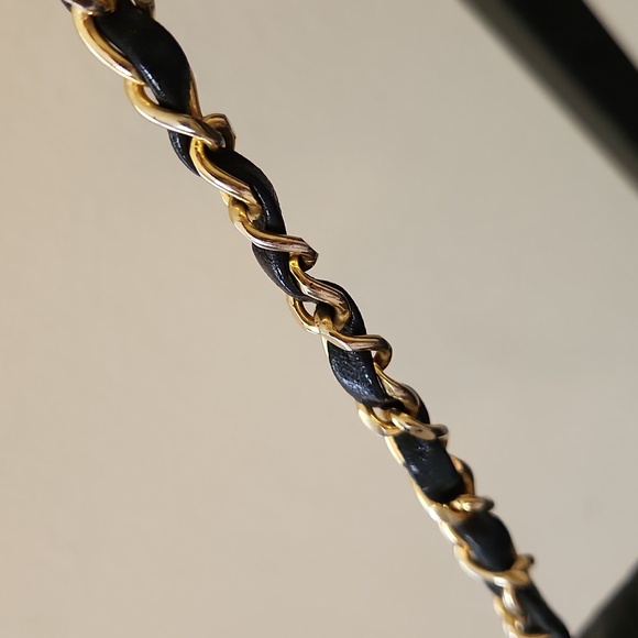 Chanel Matelasse Coco turnlock Timeless, vintage as is black, poor red lining - Picture 12 of 12